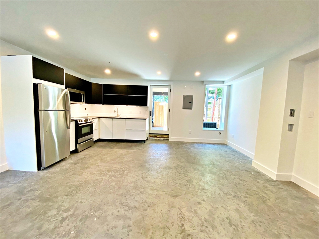 406 Sumner St, East Boston