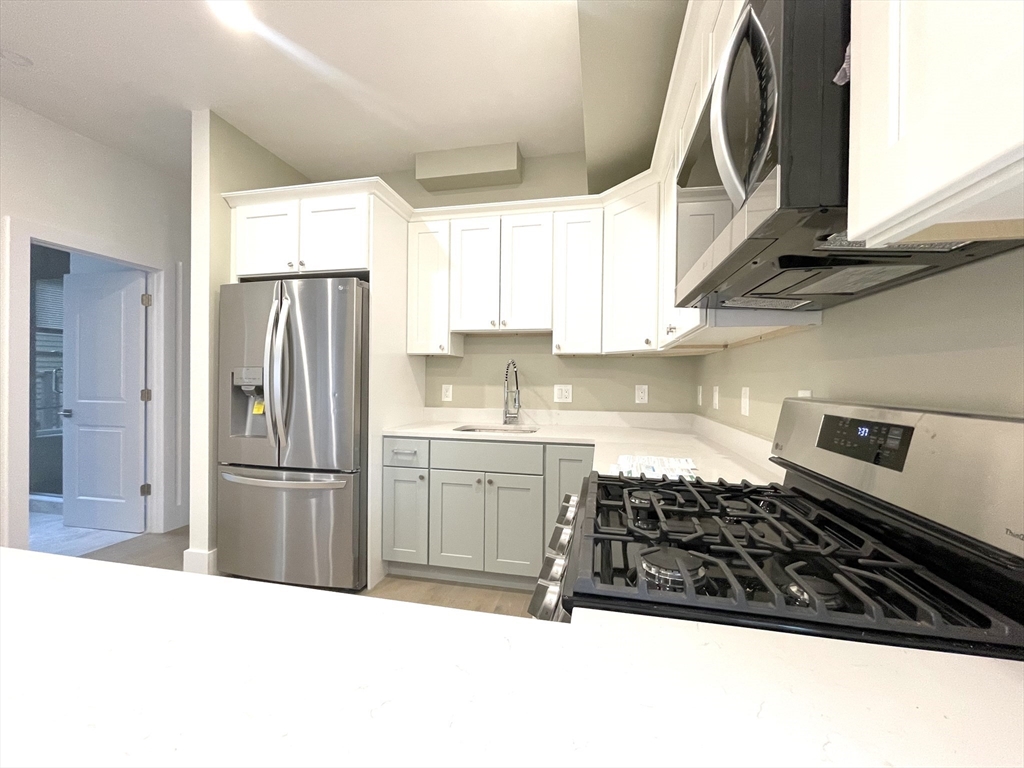 16 Delle Ave, Mission Hill