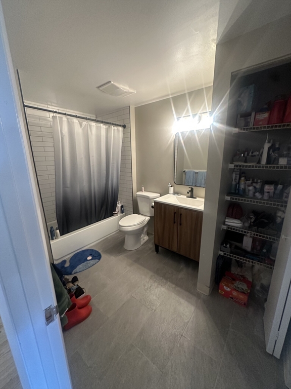 84 Gainsborough St, Fenway