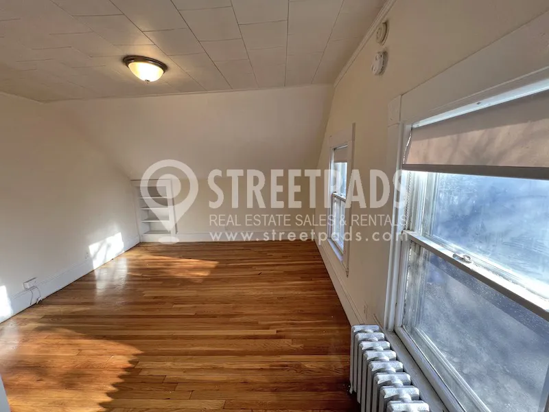 381 Harvard St, Mid-Cambridge