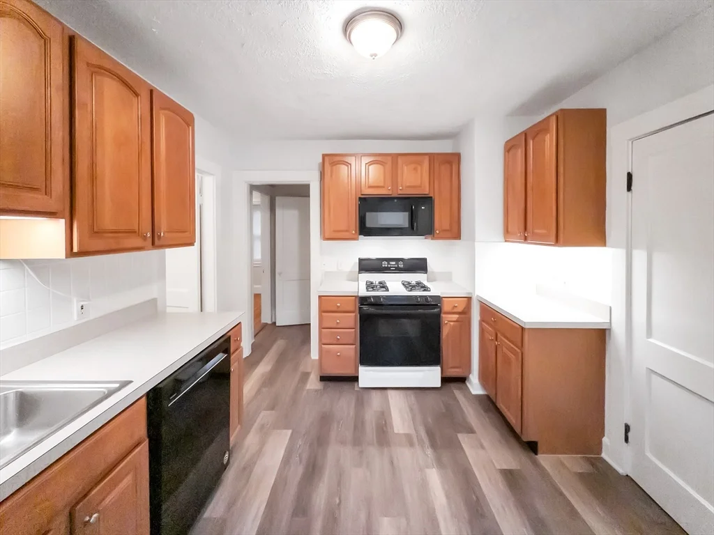 21 Bradwood St, Roslindale