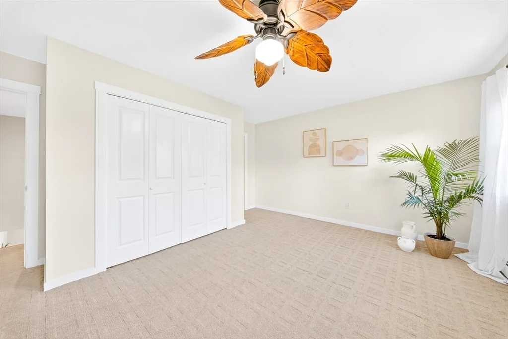 82 Camelot Dr, Worcester