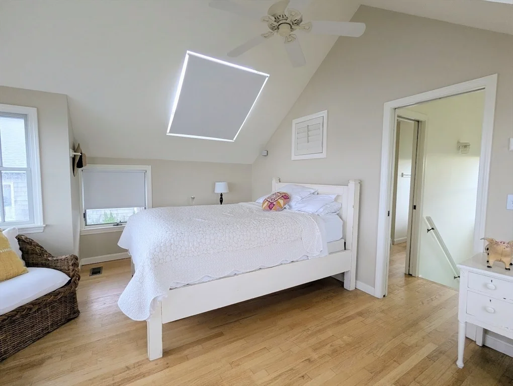 4 Cliff Rd, Little Neck