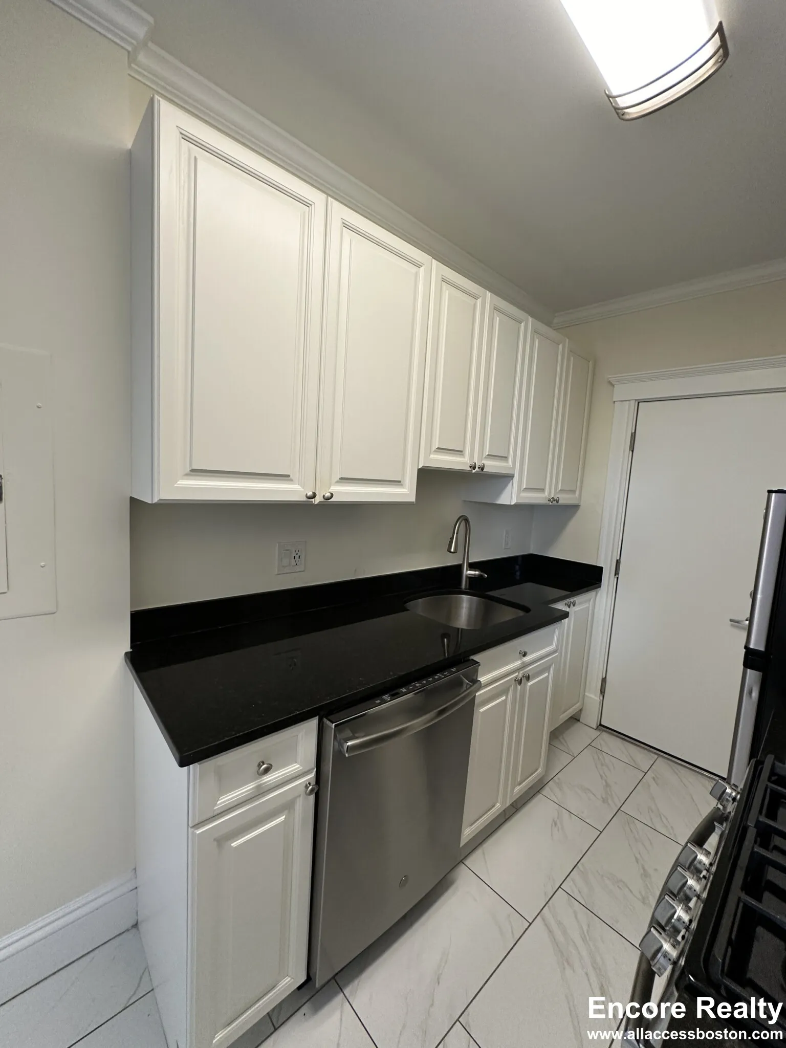 24 Chauncy St, Neighborhood Nine