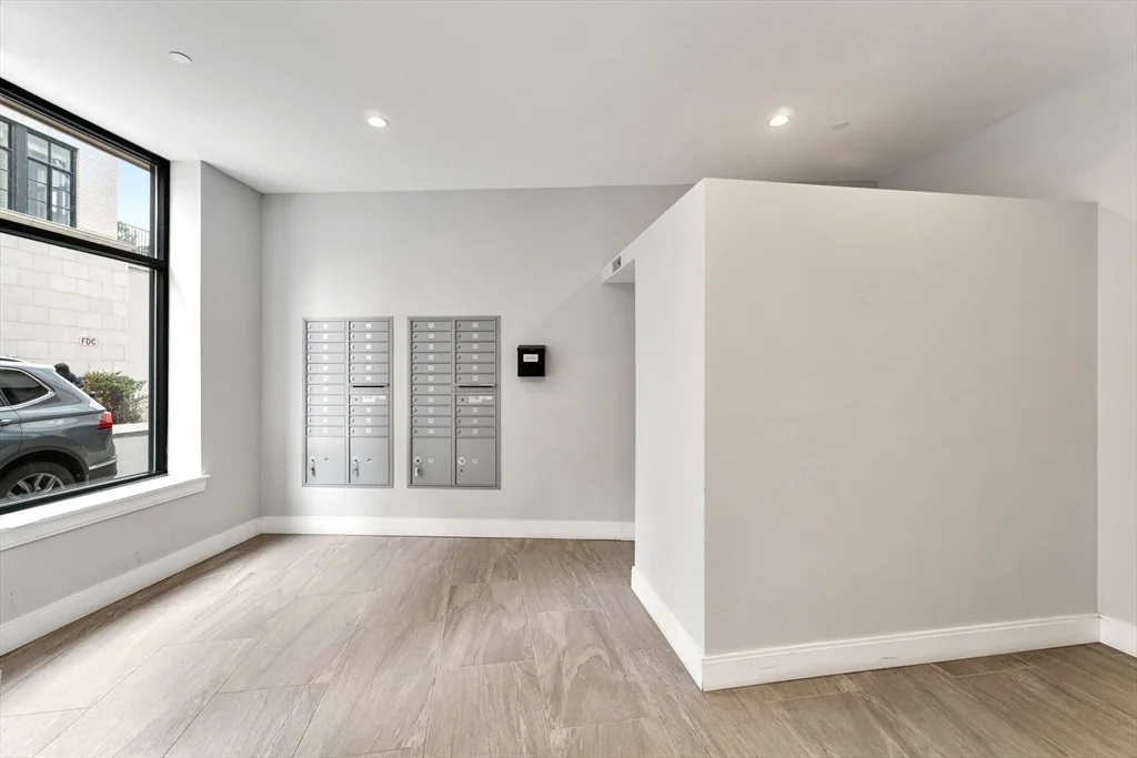 1457 Tremont St, Mission Hill