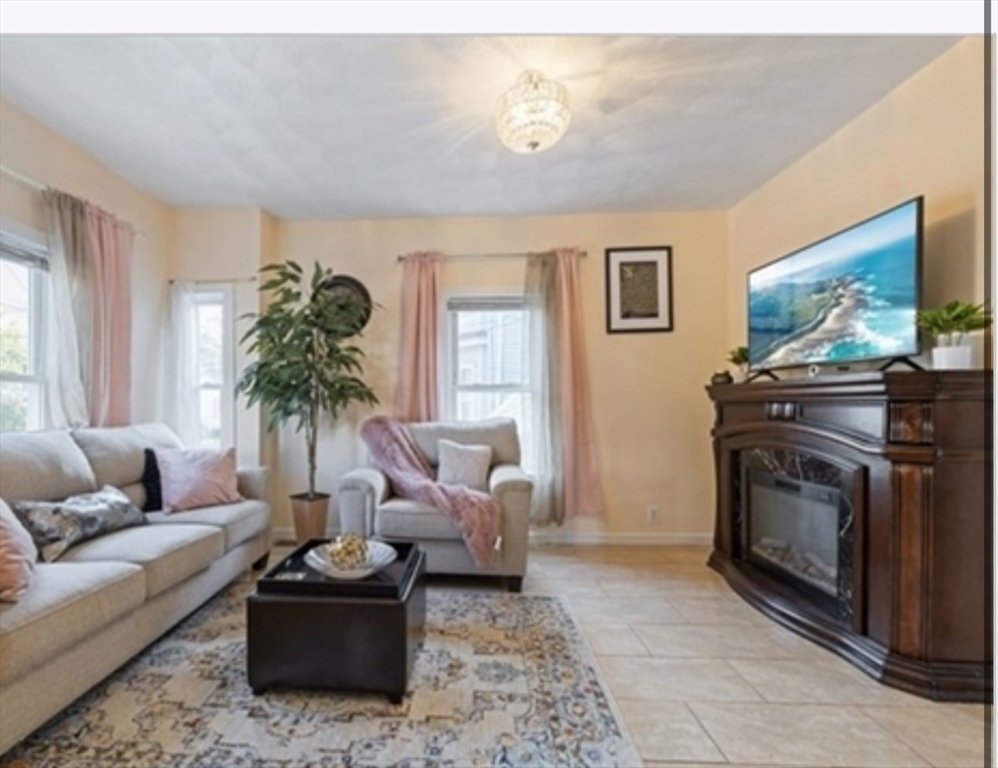 62 Mount Pleasant St, Lynn