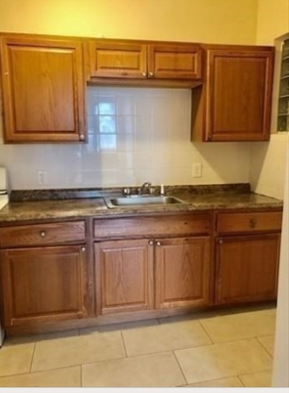 108 Bristol Rd, Somerville