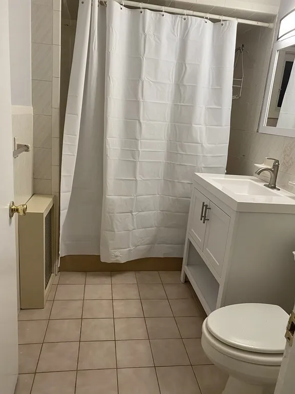 18 Walnut Rd, Winter Hill