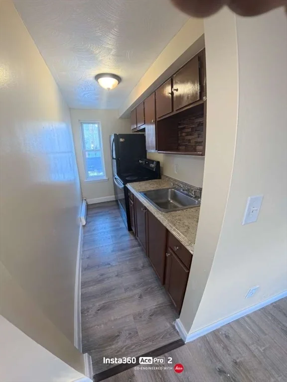 12 Webster Ct, Lawrence