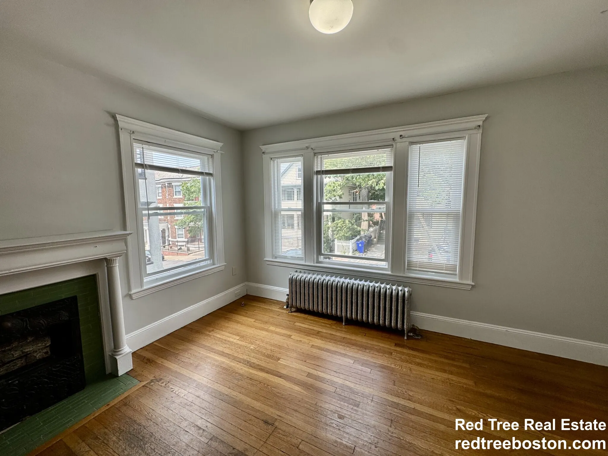 28 Boulevard Ter, Brighton