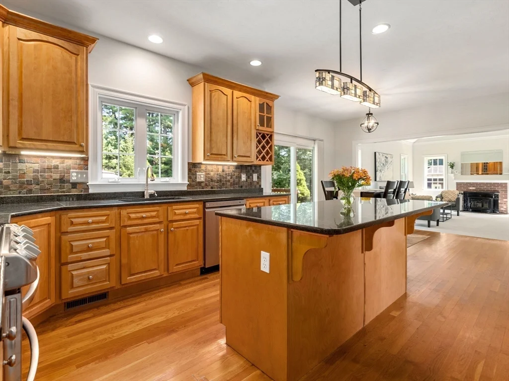 13 Breakneck Hill Rd, Hopkinton