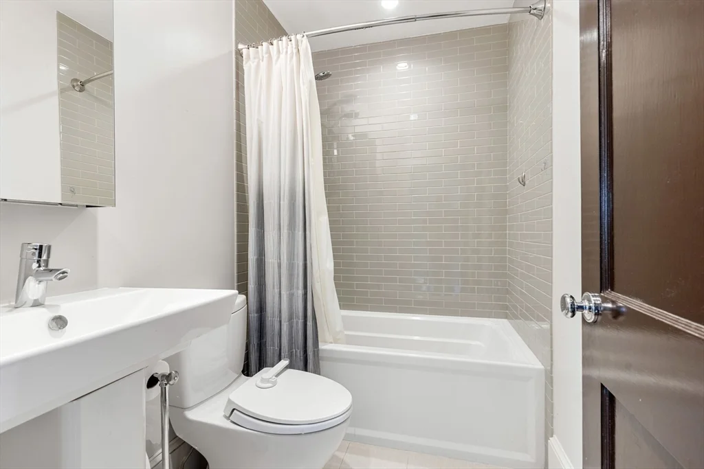 60 Sheridan St, Jamaica Plain