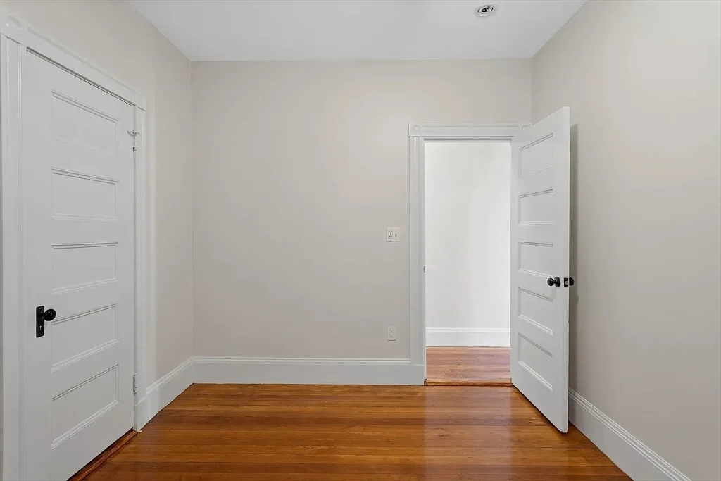 21 1/2 Mount Vernon St, Dorchester