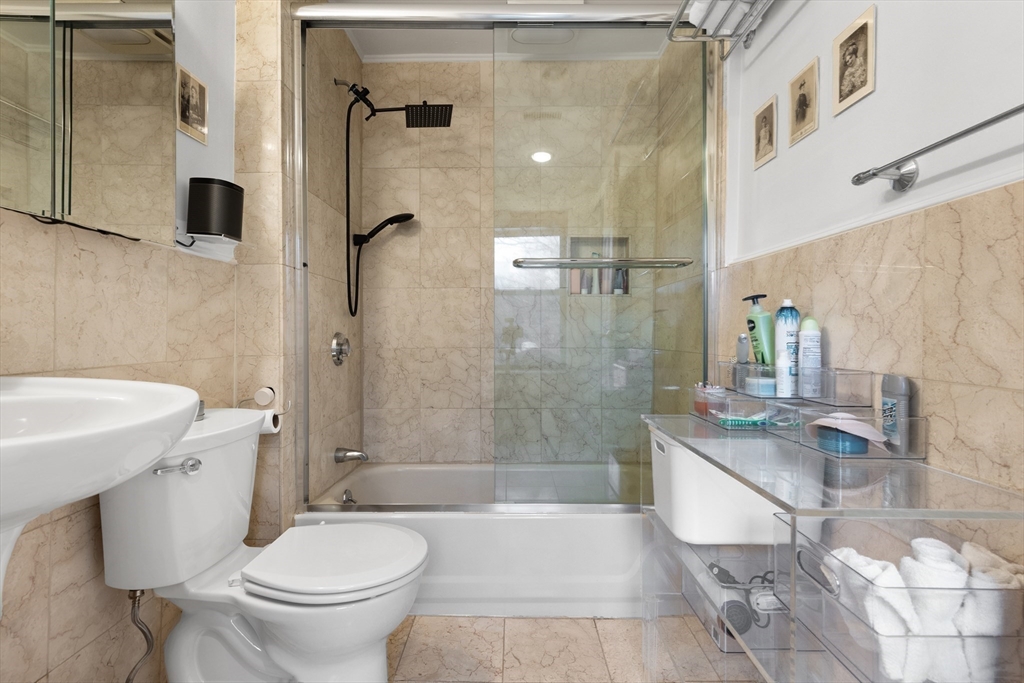 221 W Newton, South End