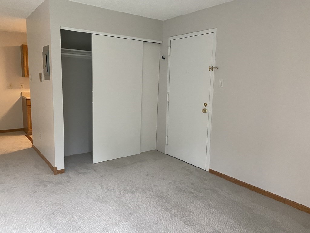 6 Village Way, Natick