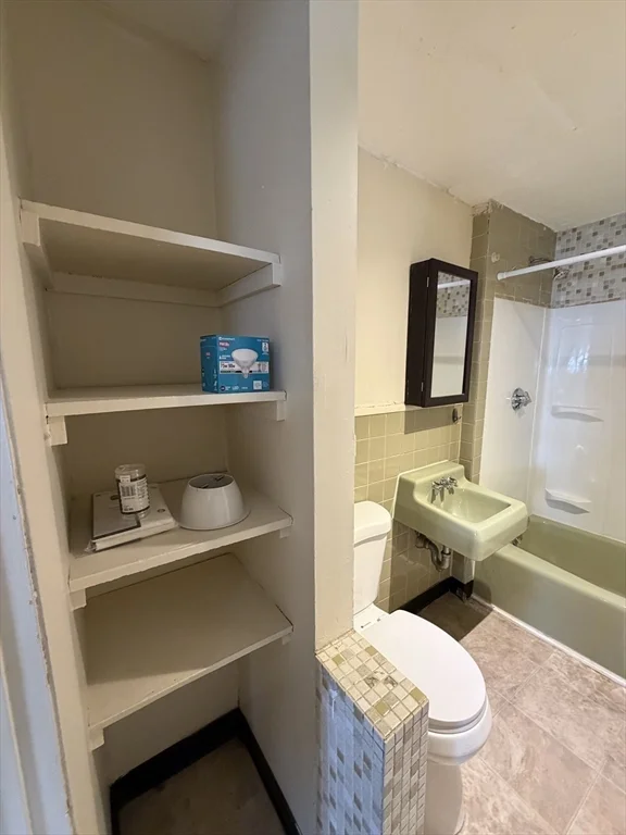 90 Bacon Steet, Waltham