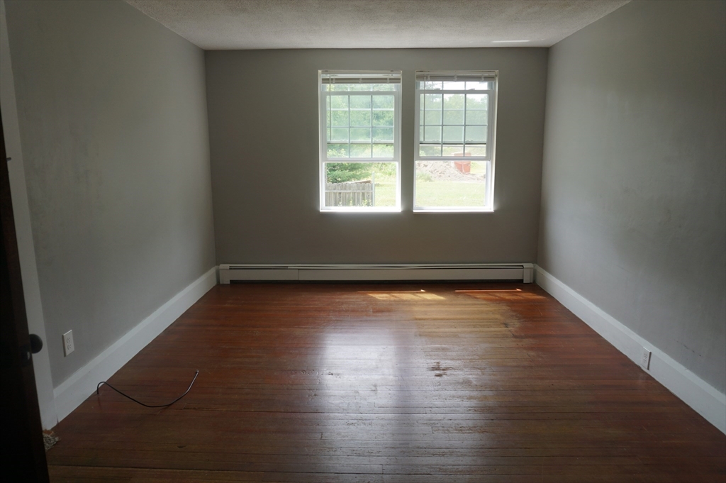 64 Mill St, Pepperell