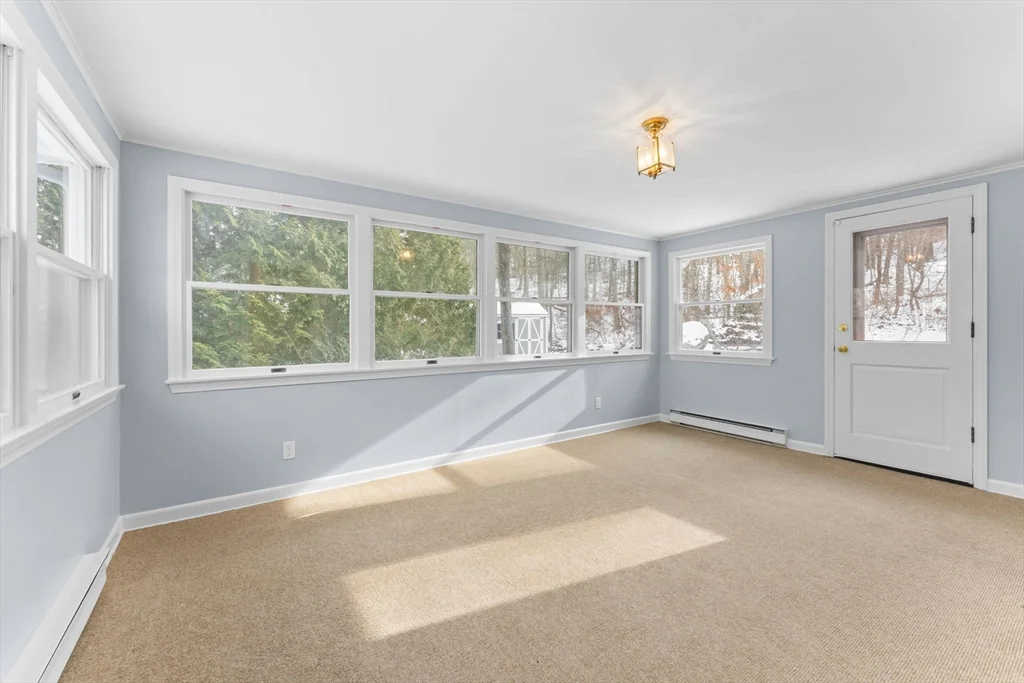 26 Cedar Hill Rd, Dover