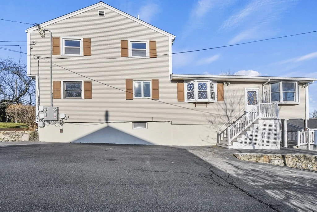 72 Cambridge Rd, Woburn