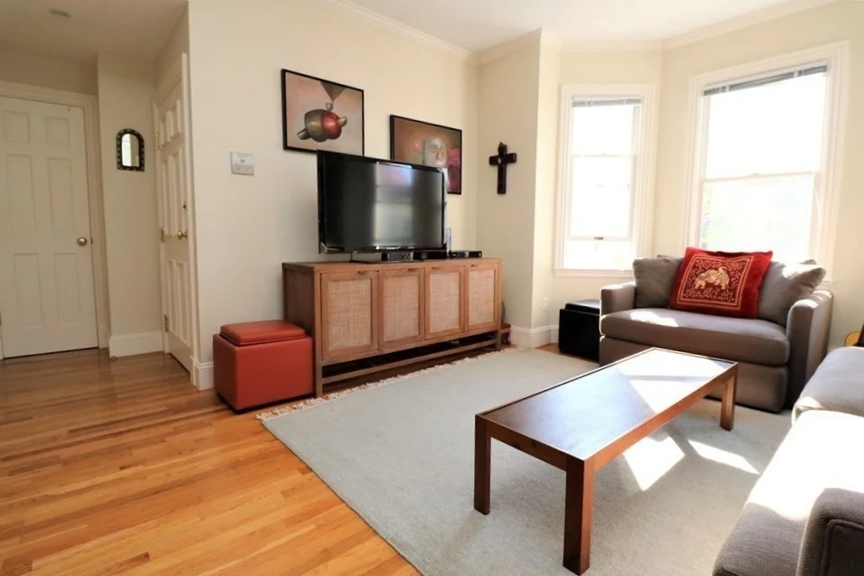 8 Caldwell Ave, Ward Two