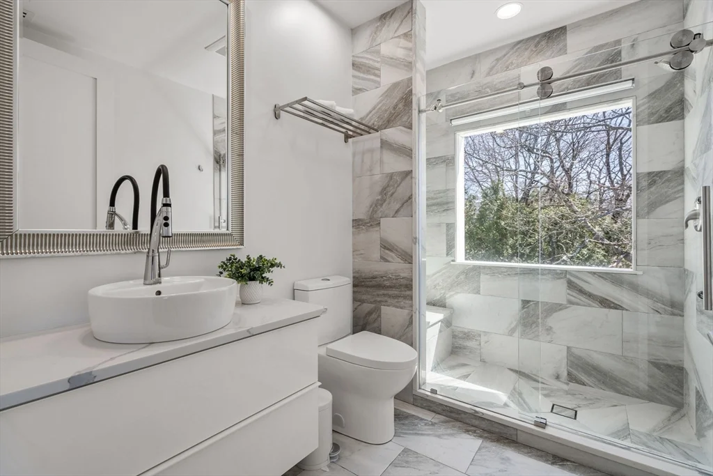 30 Whipple Rd, Lexington