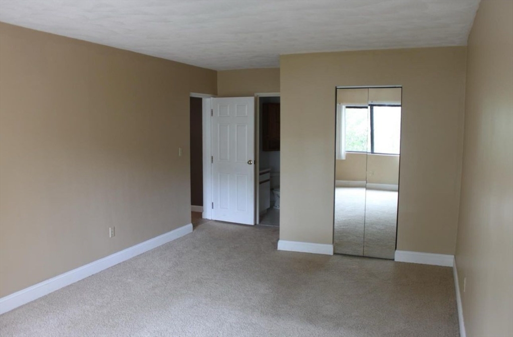 677 Quincy Shore Dr, Quincy