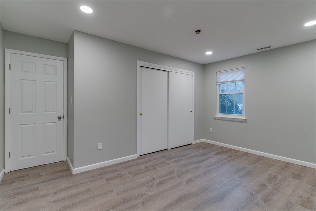 20 Brian Dr, Stoughton