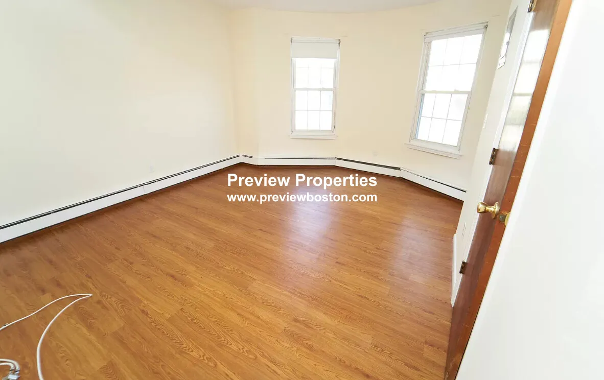 70 South Huntington Ave, Jamaica Plain
