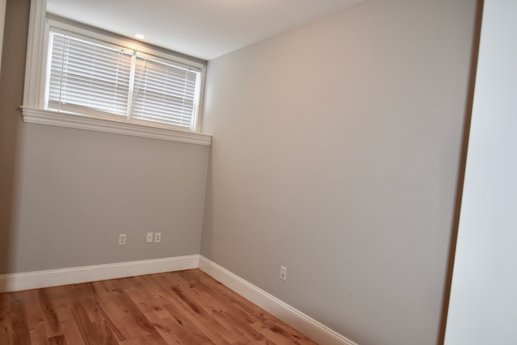 360 Dorchester St, South Boston