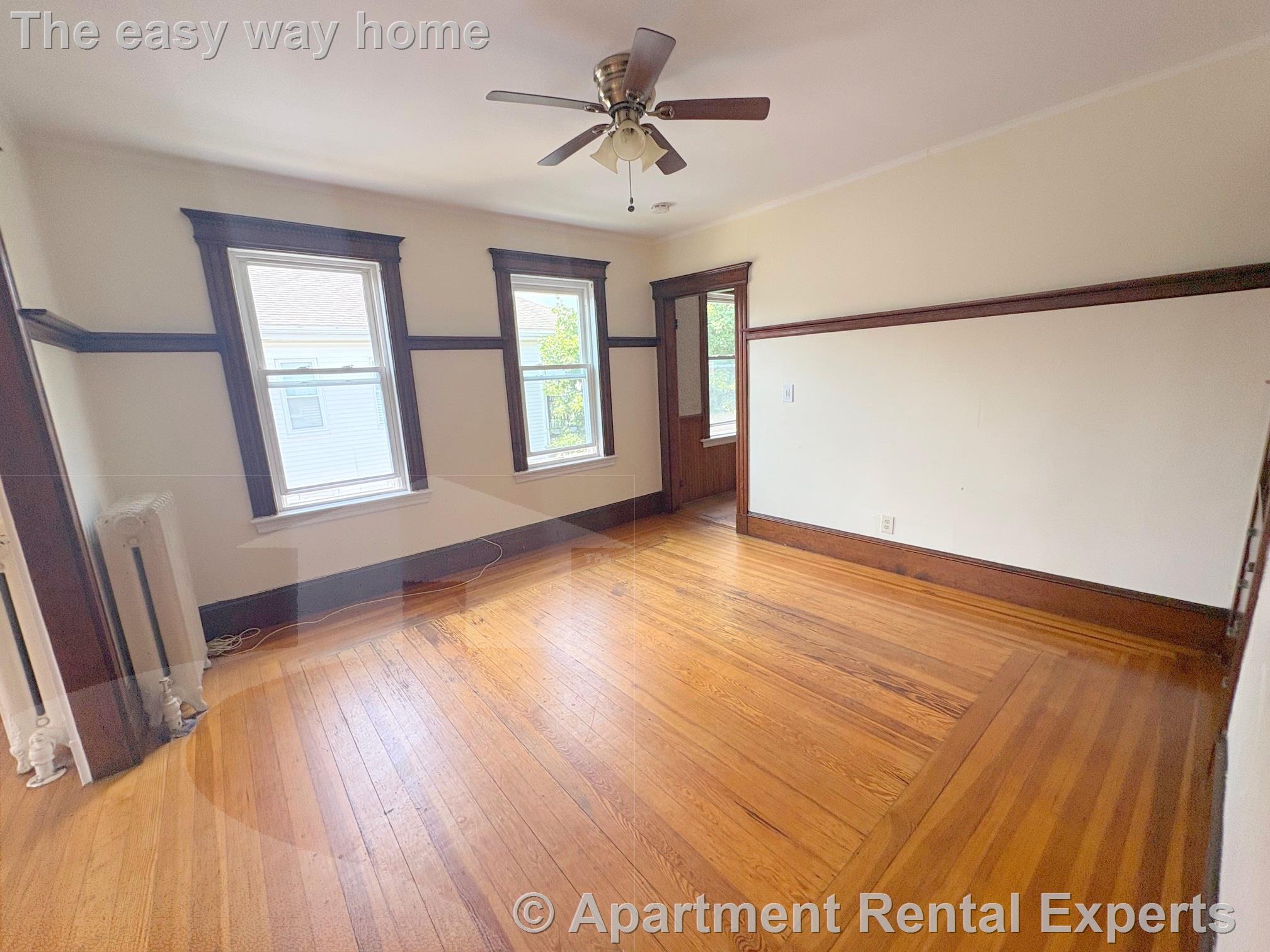 50 Oxford Ave, Belmont Line