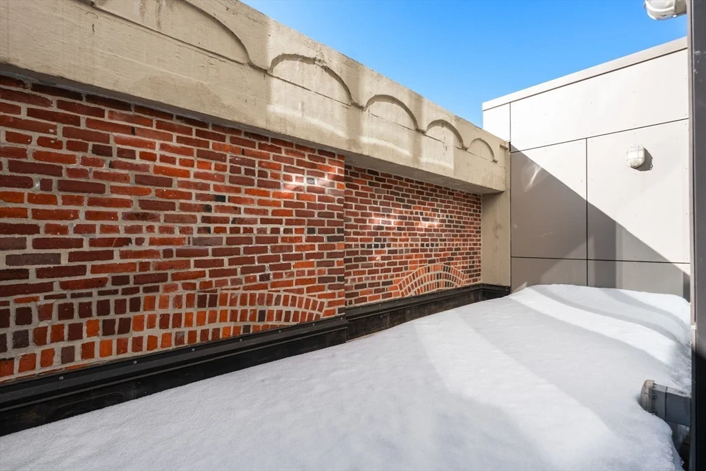 121 Portland St, West End