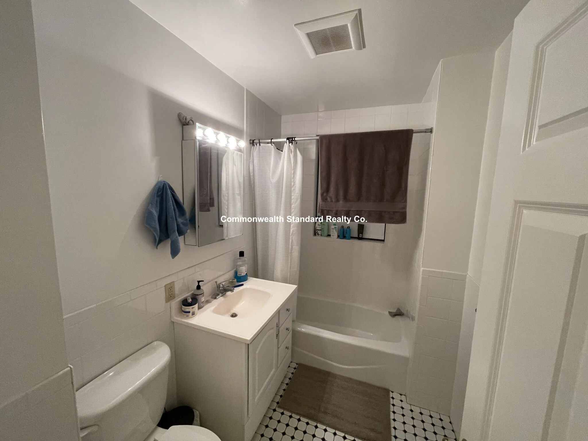 4 Park Vale Ave, Allston