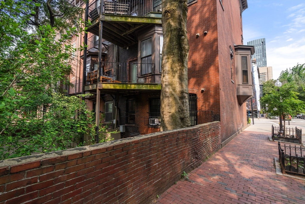 496 Columbus Ave, South End