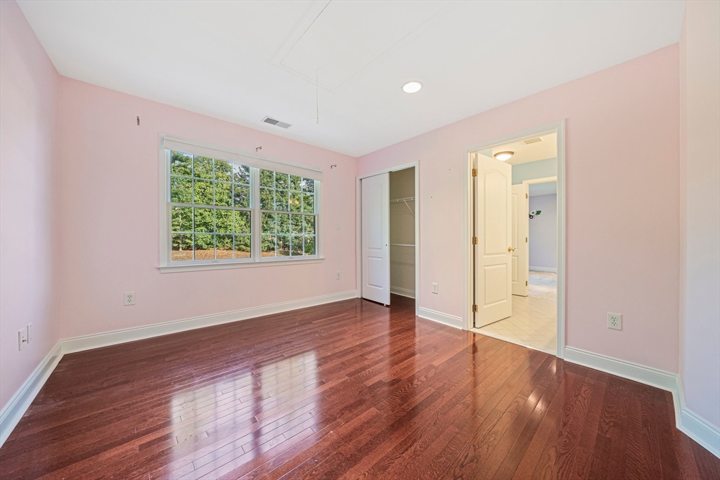 24 Endean Dr, Walpole