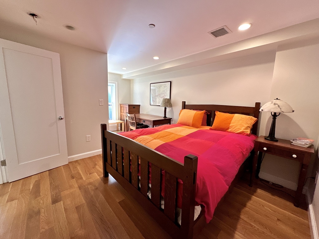 73 Broad St, Downtown