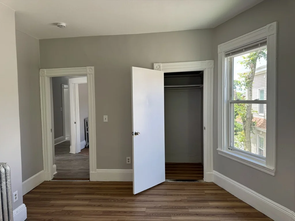 7 Woodward Park St, Roxbury