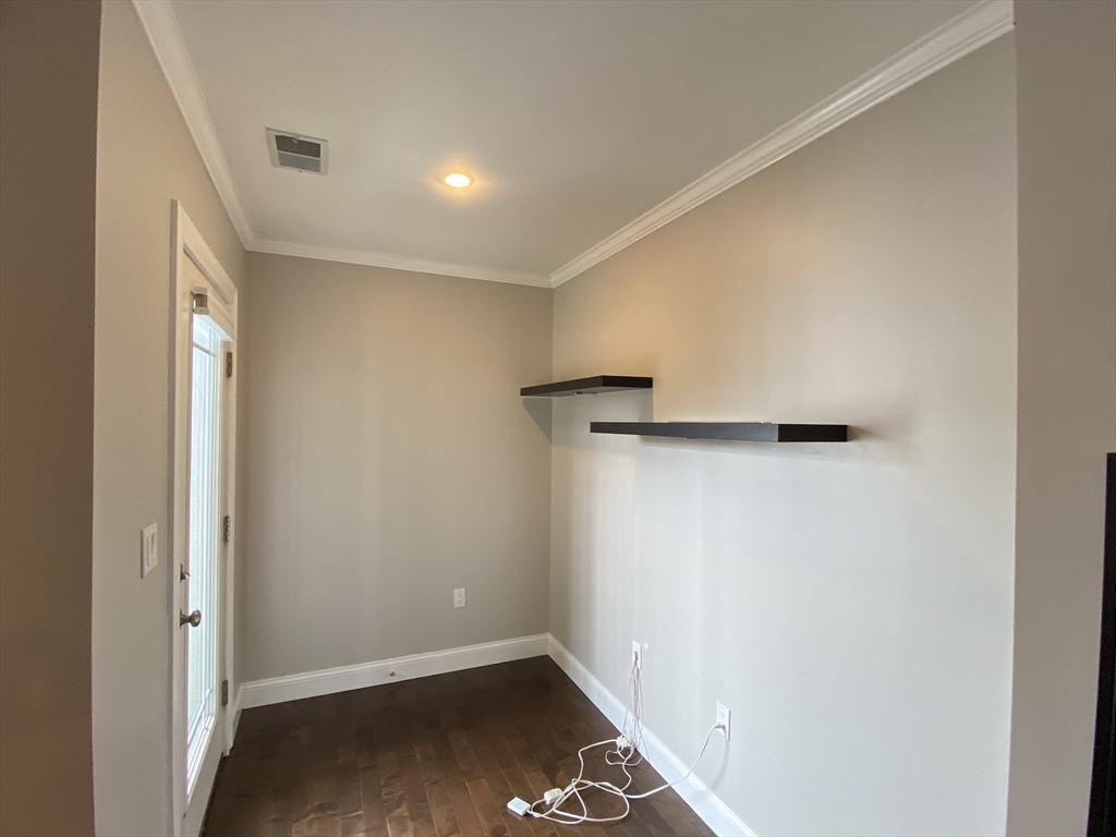 171 Bowen St, South Boston