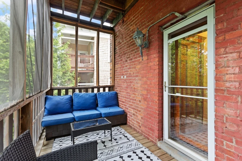 90 Browne St, Coolidge Corner