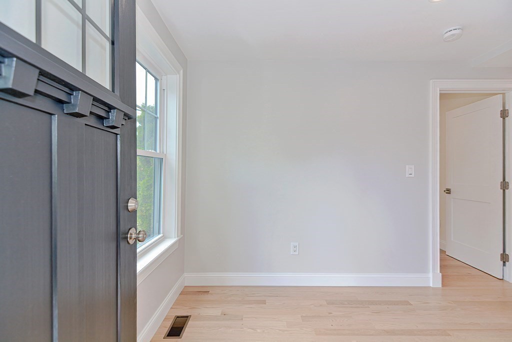 64 Crescent St, Swampscott