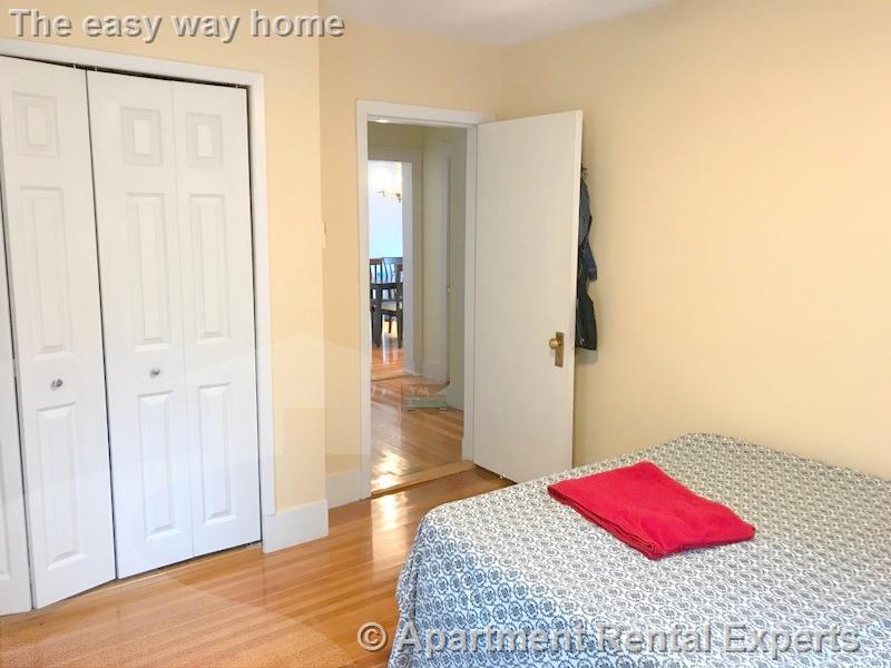 16 Hamilton St, Tufts