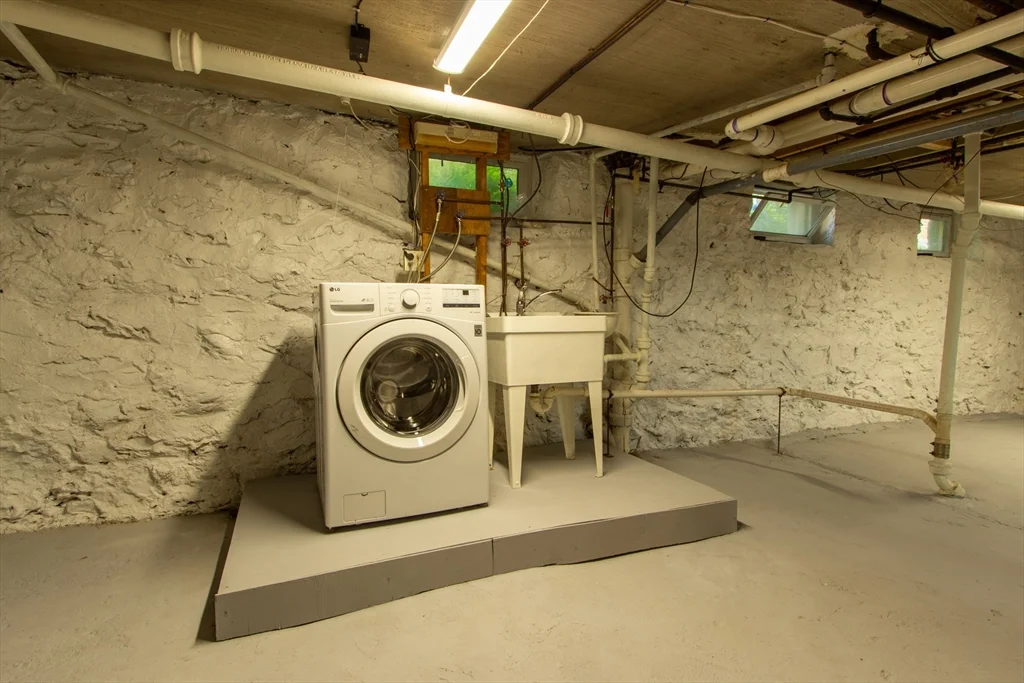 62 Orchardhill Rd, Jamaica Plain