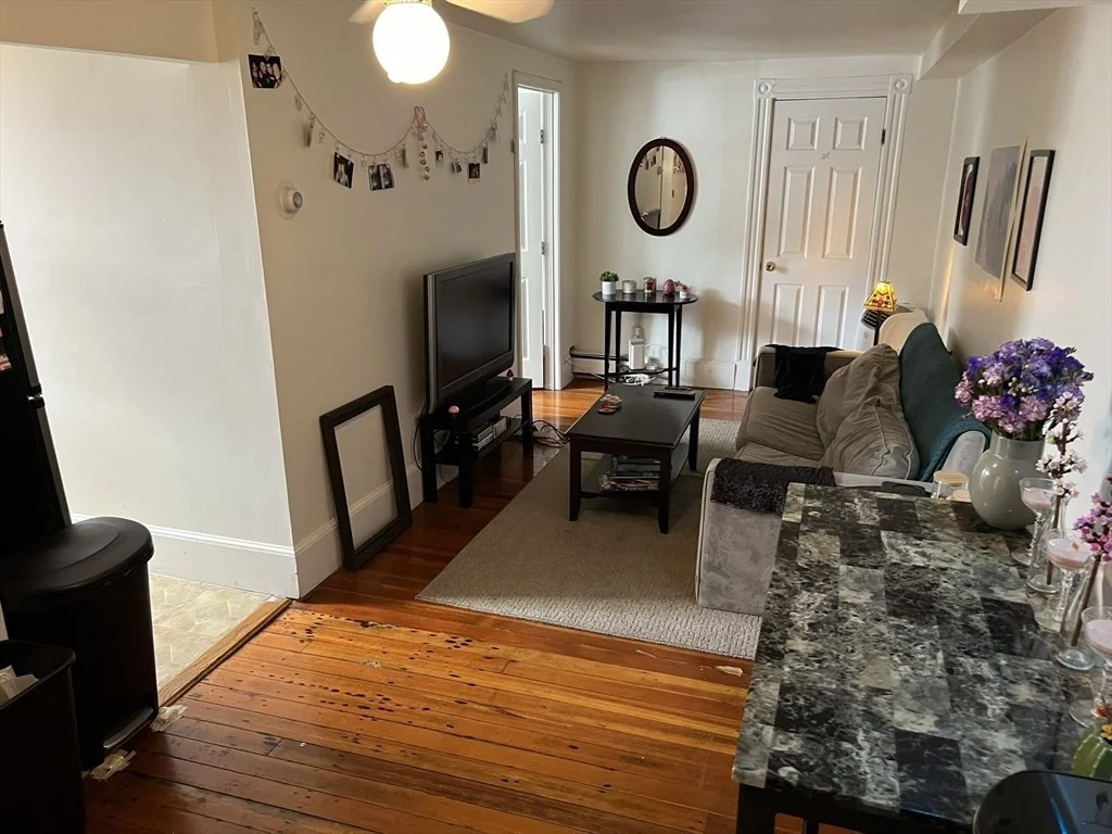 137 Peterborough St, Fenway