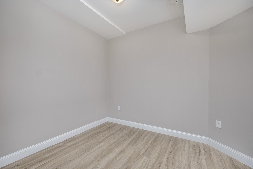 242 Mountain Ave, Revere