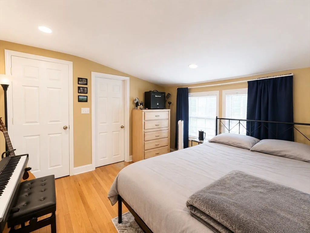 18 Linden Pl, Coolidge Corner
