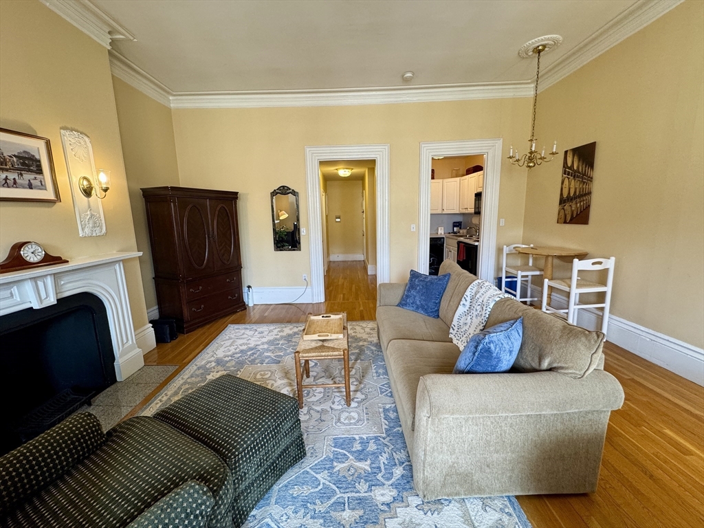 169 Beacon St, Back Bay