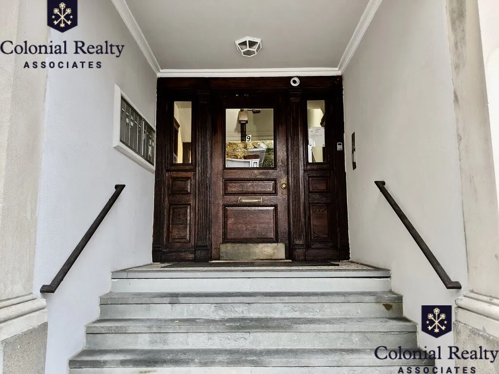 9 Upland Rd, Neighborhood Nine