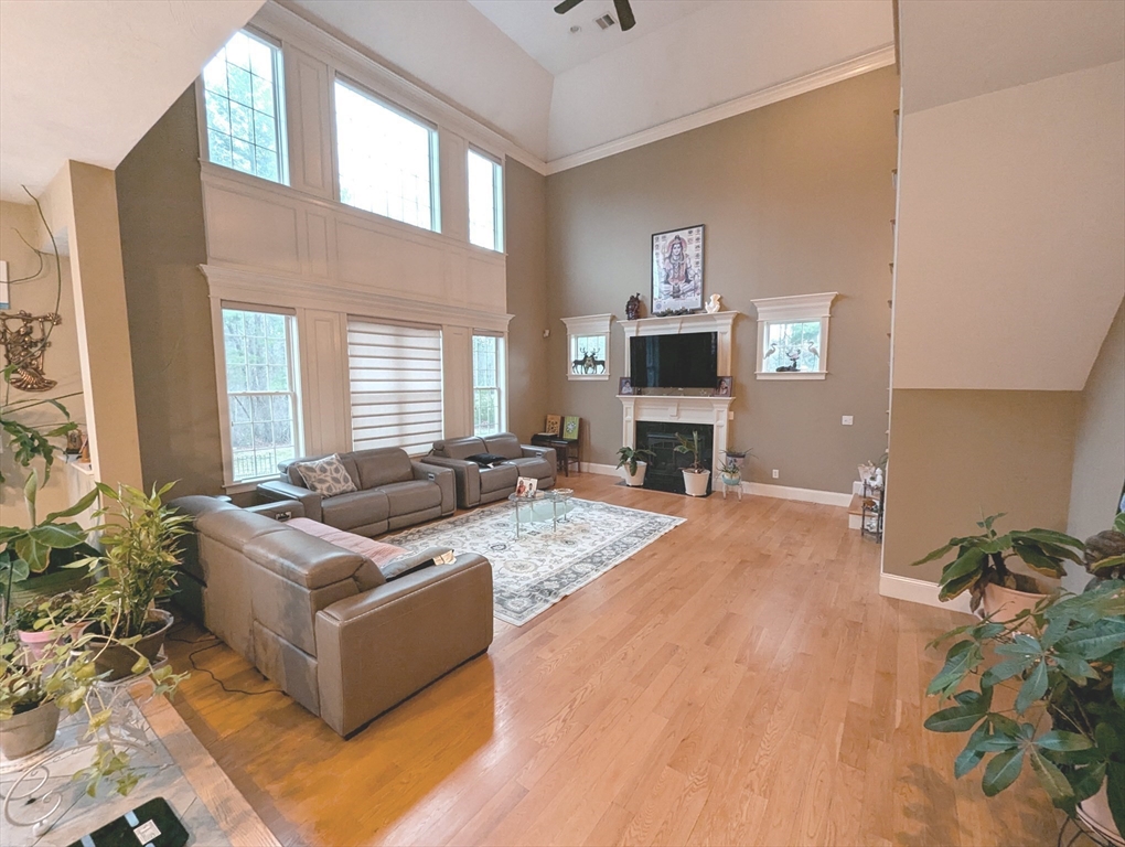 19 Plain St, Franklin