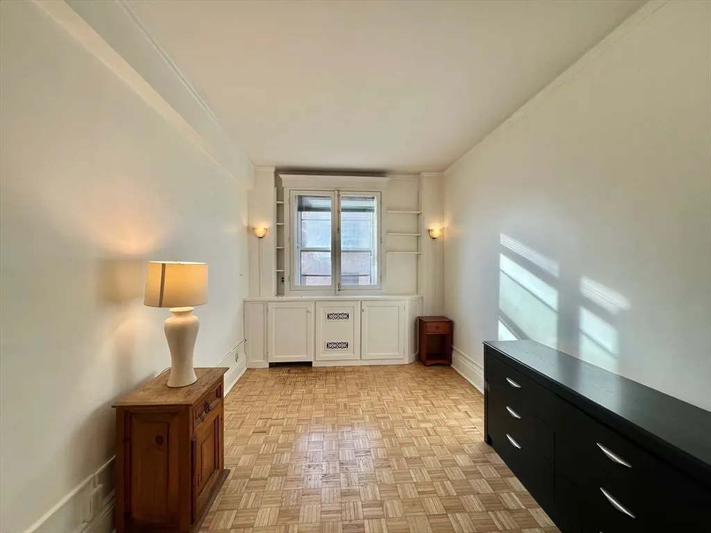 21 Beacon St, Downtown