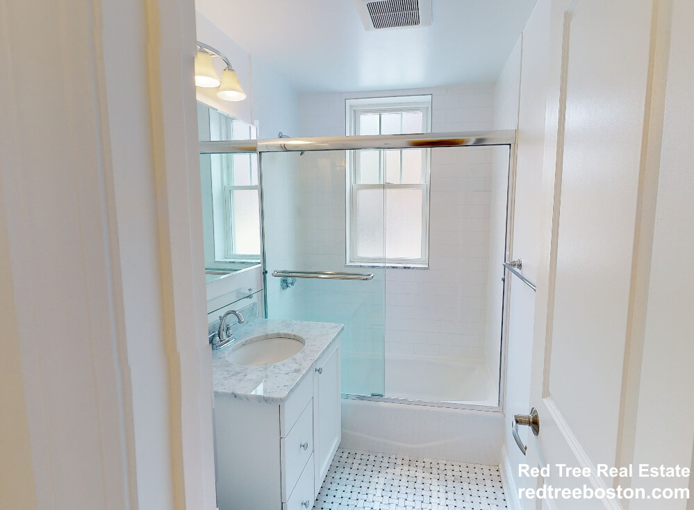 34 Harris St, Coolidge Corner