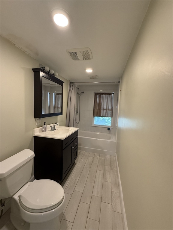 110 Quincy Ave, Winthrop